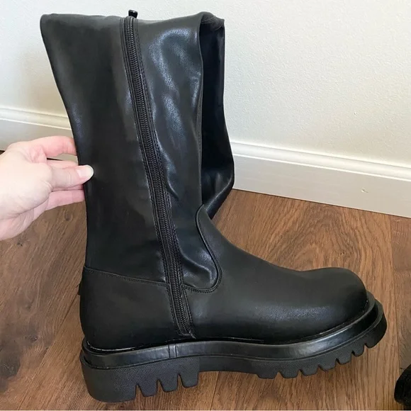 Truffle Collection Chunky Stretch Over the Knee Boots in Black - Picture 2 of 7